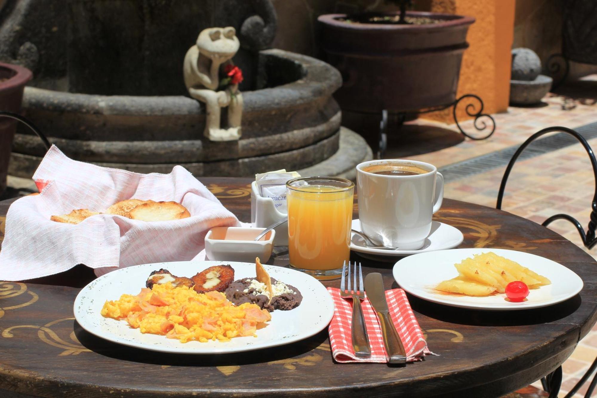 Hotel Plaza San Cristobal Inn ซานกริสโตบัล เด ลาสกาซาส ภายนอก รูปภาพ