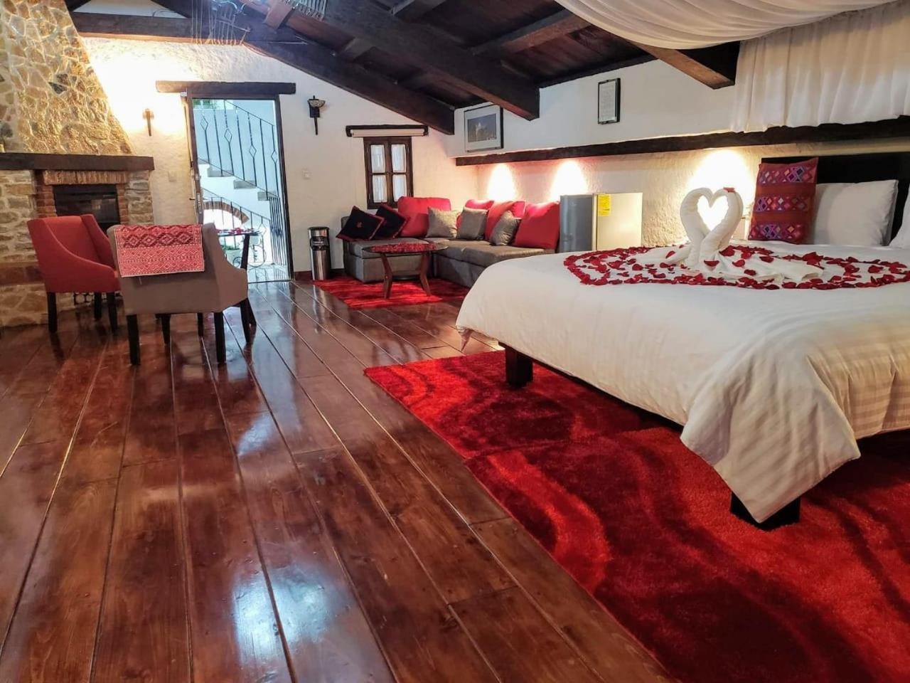 Hotel Plaza San Cristobal Inn ซานกริสโตบัล เด ลาสกาซาส ภายนอก รูปภาพ